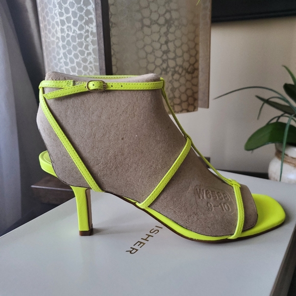 STRAPPY HEEL SANDAL - Picture 5 of 8